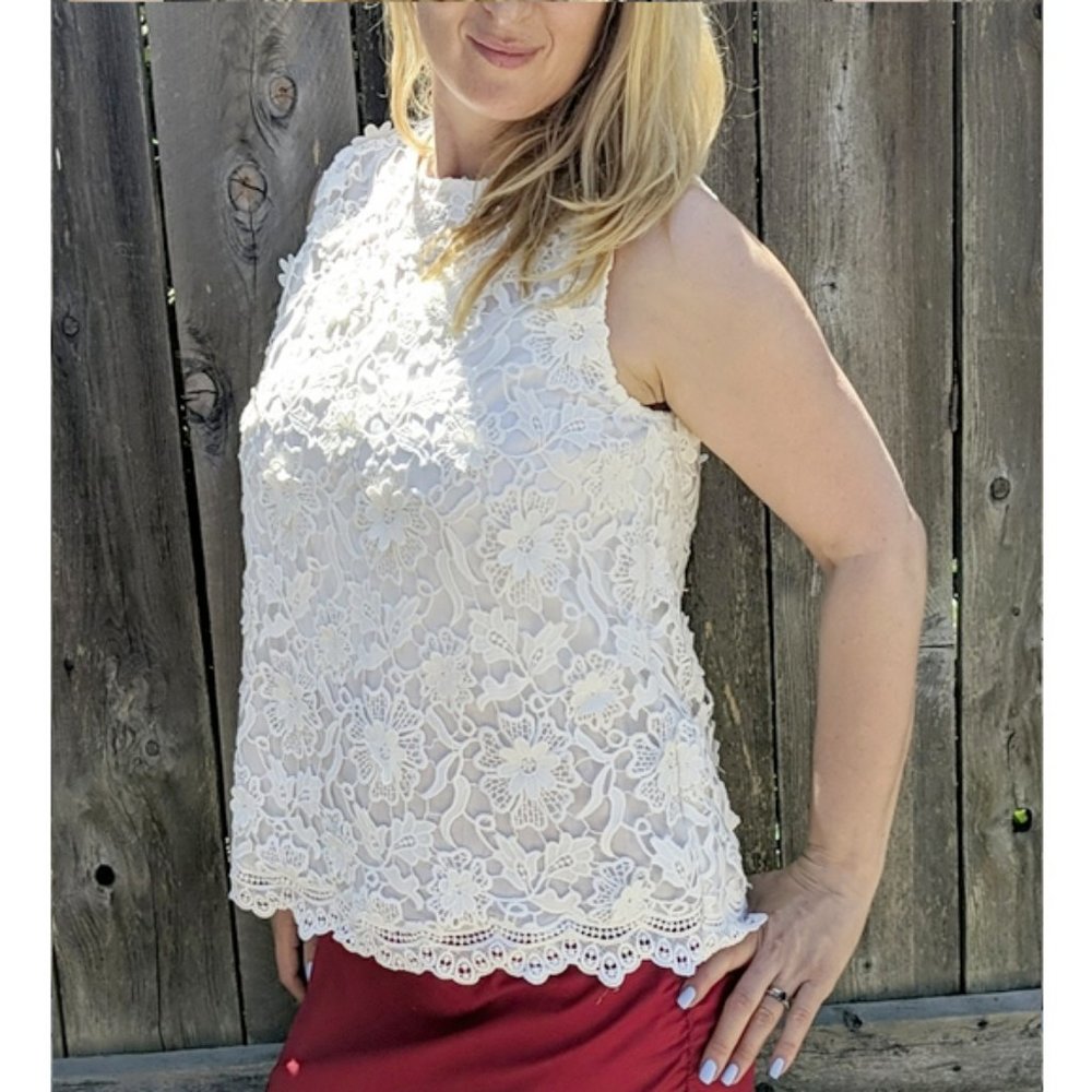 Lace shell top - Picture 3 of 7